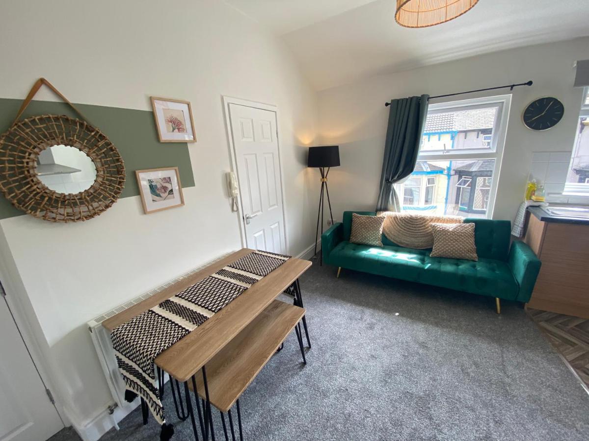 Abode - Vance Road Star House Apartment *